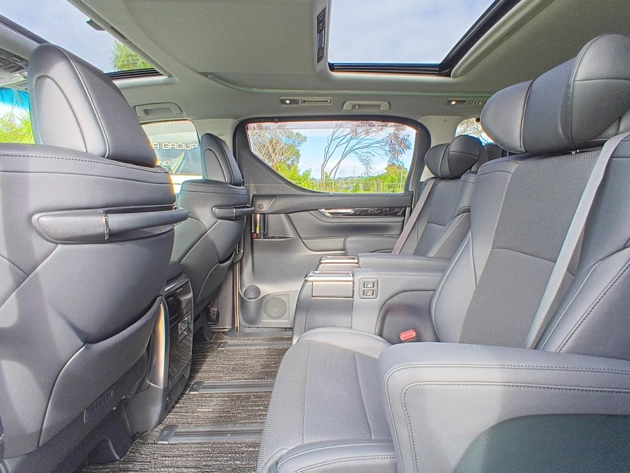 2023 Toyota Alphard