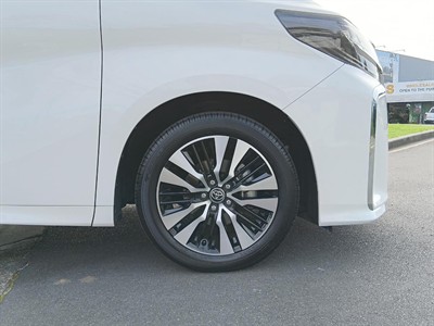 2023 Toyota Alphard - Thumbnail