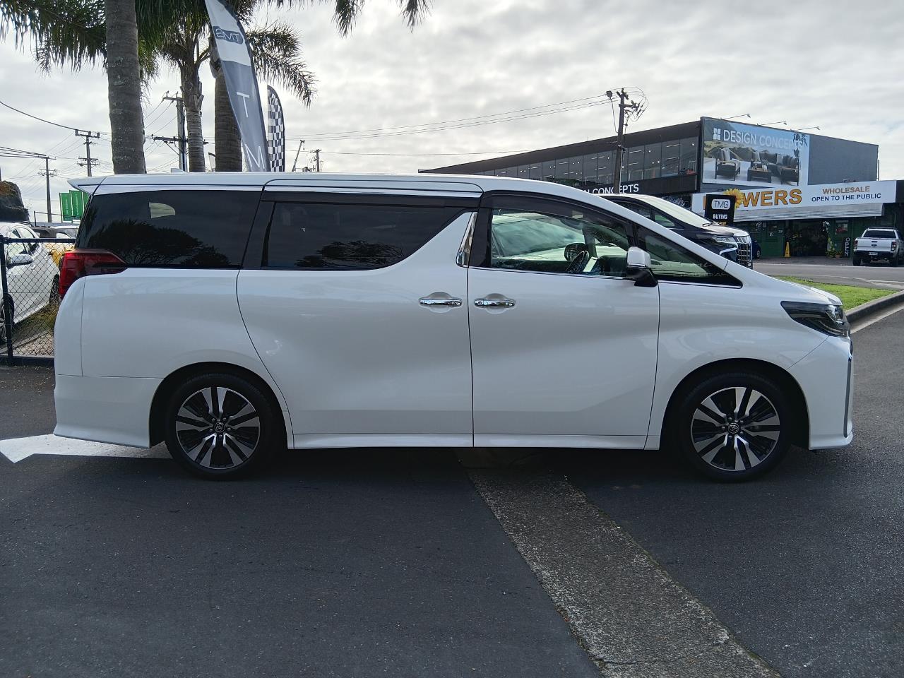 2023 Toyota Alphard