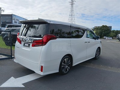 2023 Toyota Alphard - Thumbnail