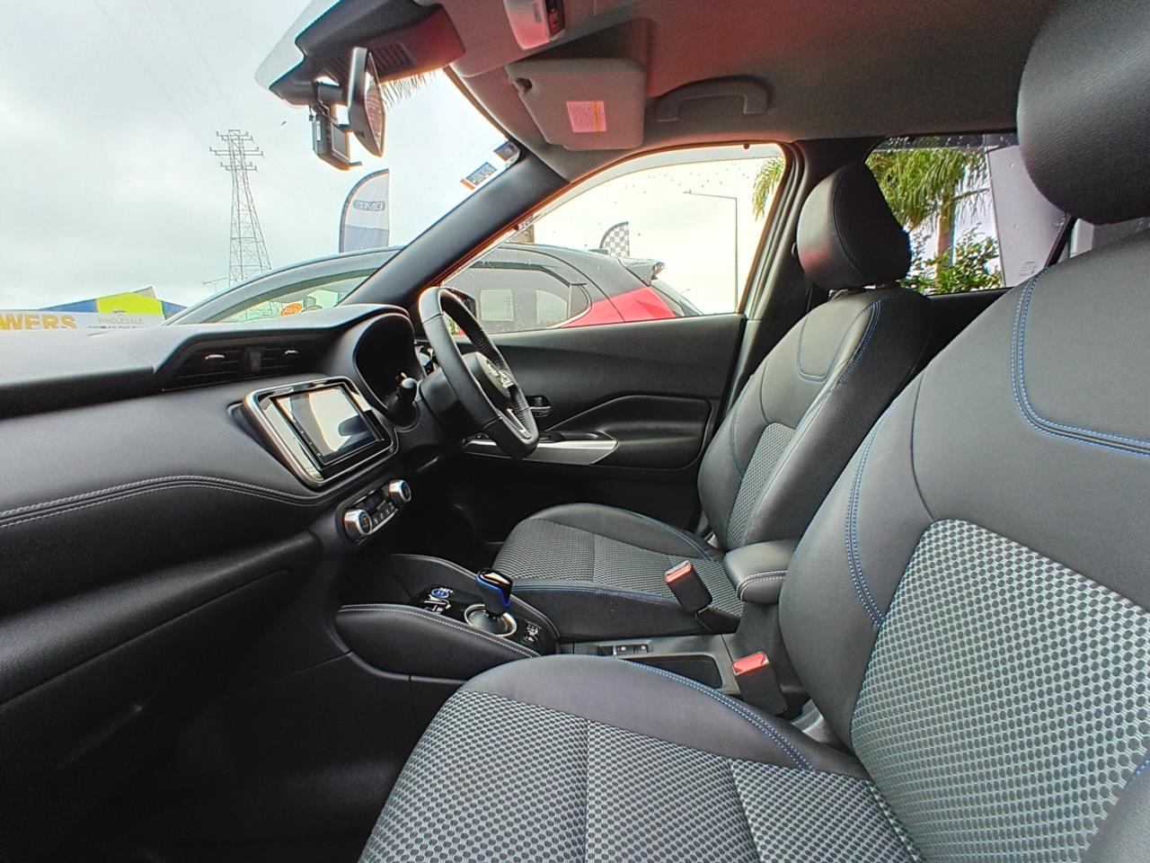 2020 Nissan KICKS