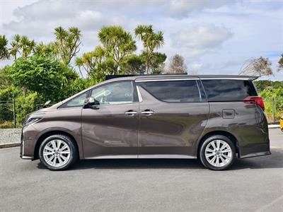2021 Toyota Alphard - Thumbnail