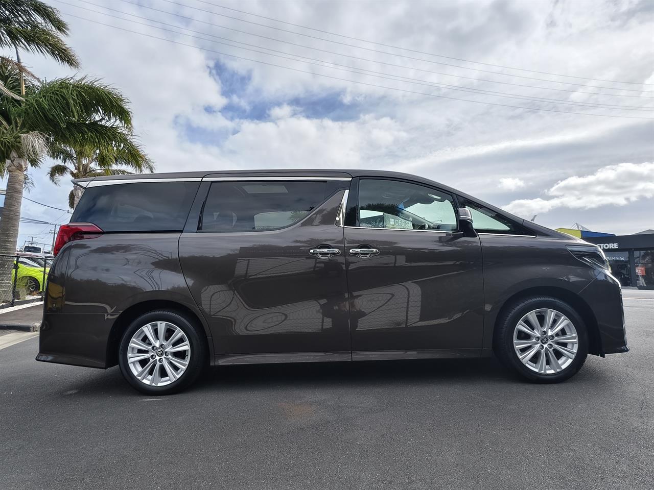 2021 Toyota Alphard