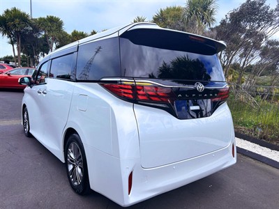 2023 Toyota Alphard - Thumbnail