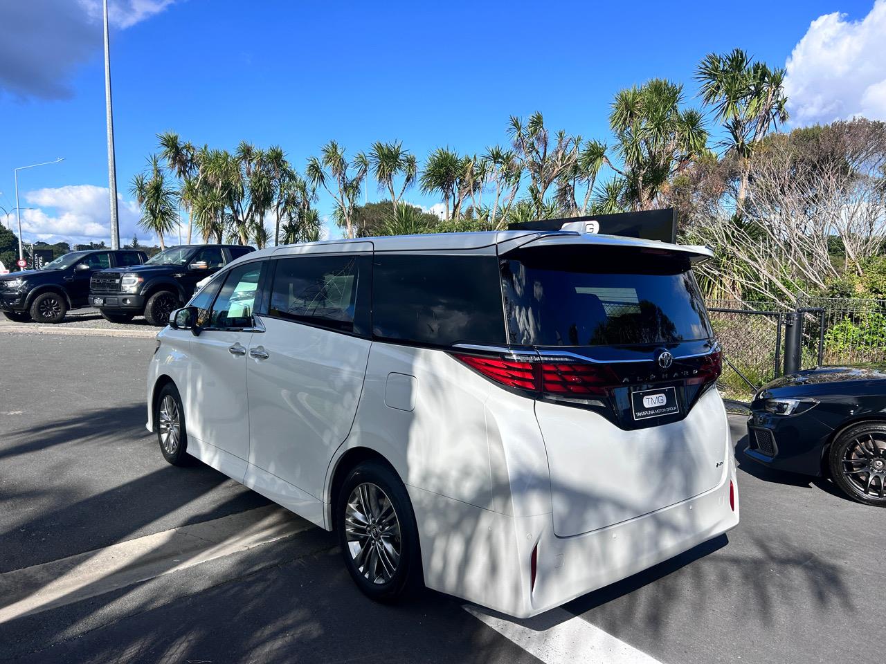 2023 Toyota Alphard