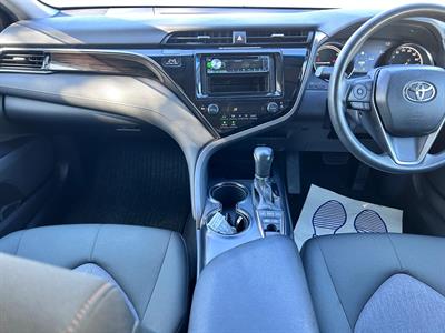 2019 Toyota camry - Thumbnail