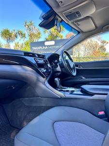 2019 Toyota camry - Thumbnail