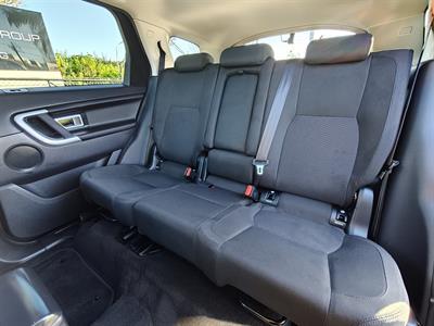 2016 Land Rover Discovery - Thumbnail