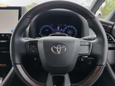 2025 Toyota Alphard - Thumbnail