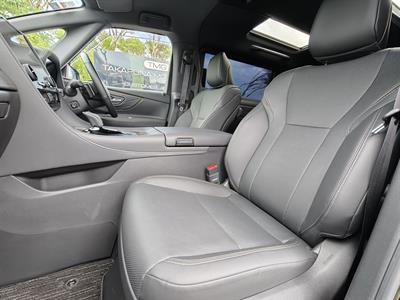 2025 Toyota Alphard - Thumbnail