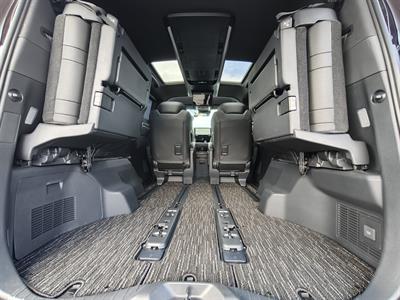 2025 Toyota Alphard - Thumbnail