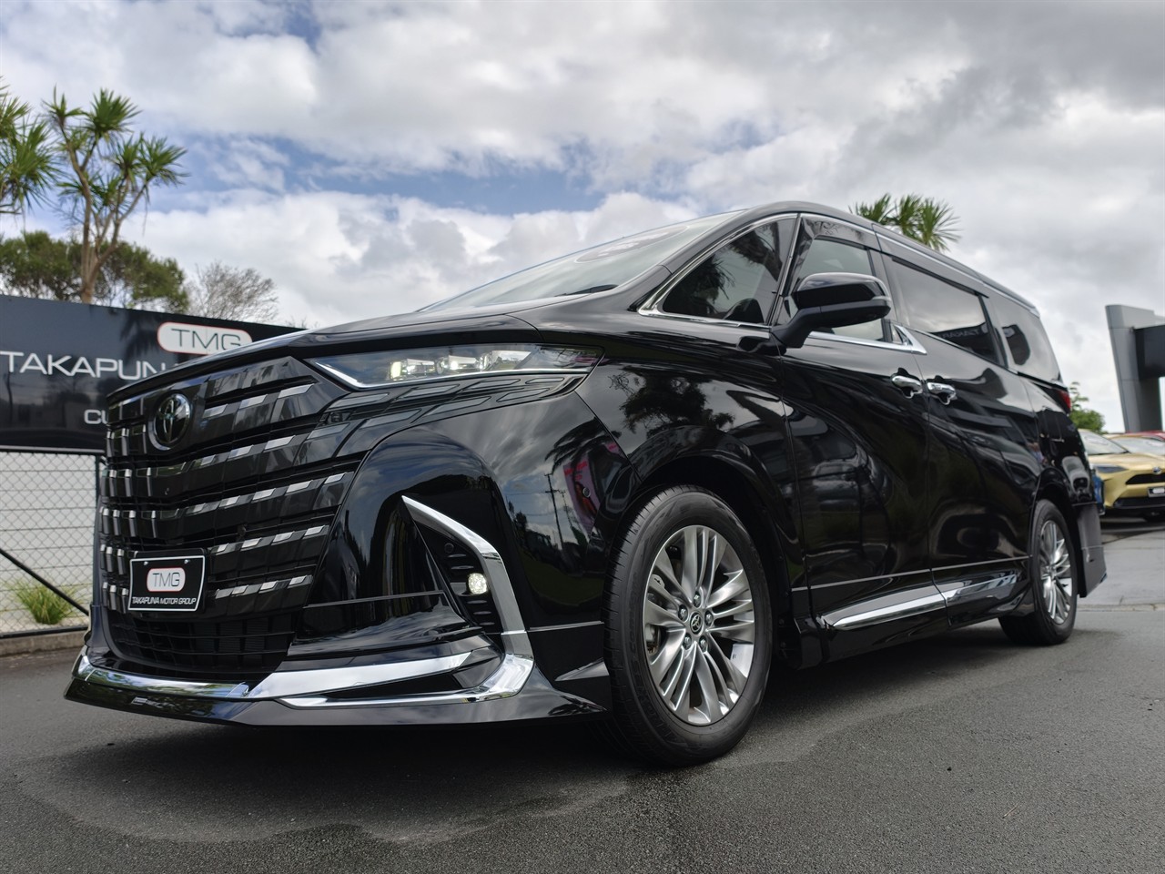 2025 Toyota Alphard