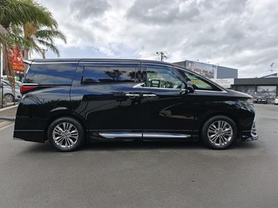 2025 Toyota Alphard - Thumbnail