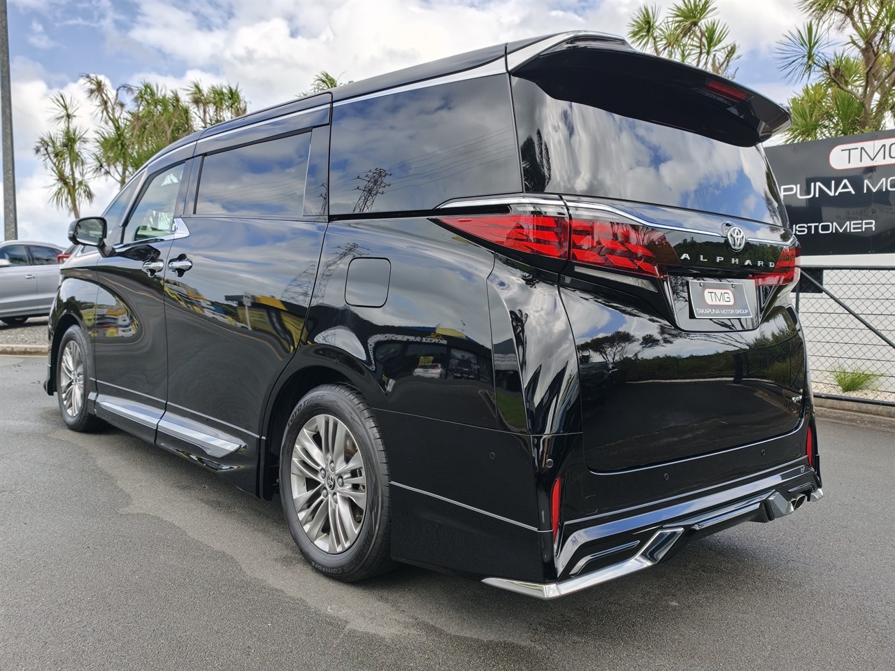 2025 Toyota Alphard