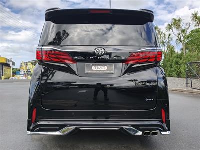 2025 Toyota Alphard - Thumbnail