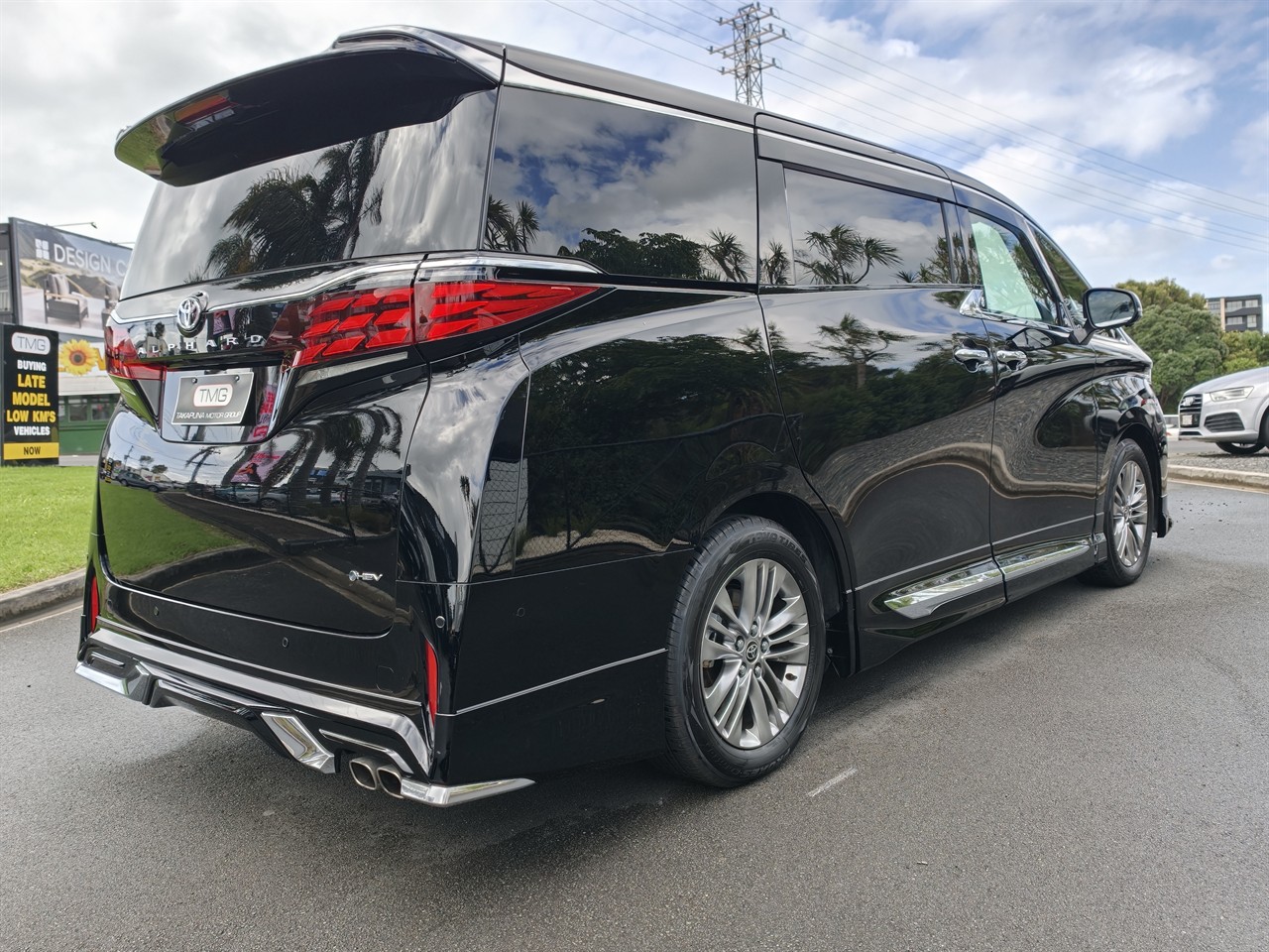 2025 Toyota Alphard