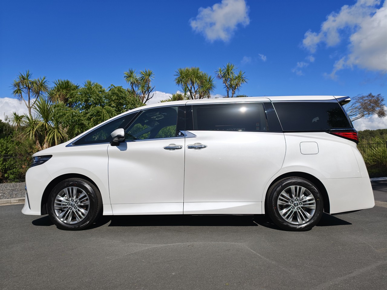2026 Toyota Alphard