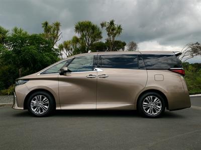 2025 Toyota Alphard - Thumbnail