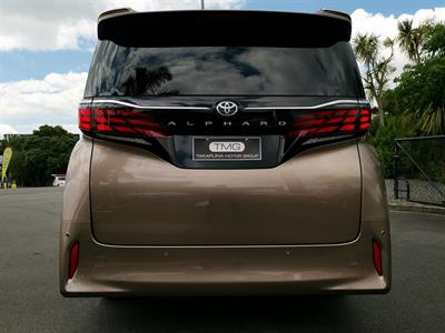 2025 Toyota Alphard - Thumbnail