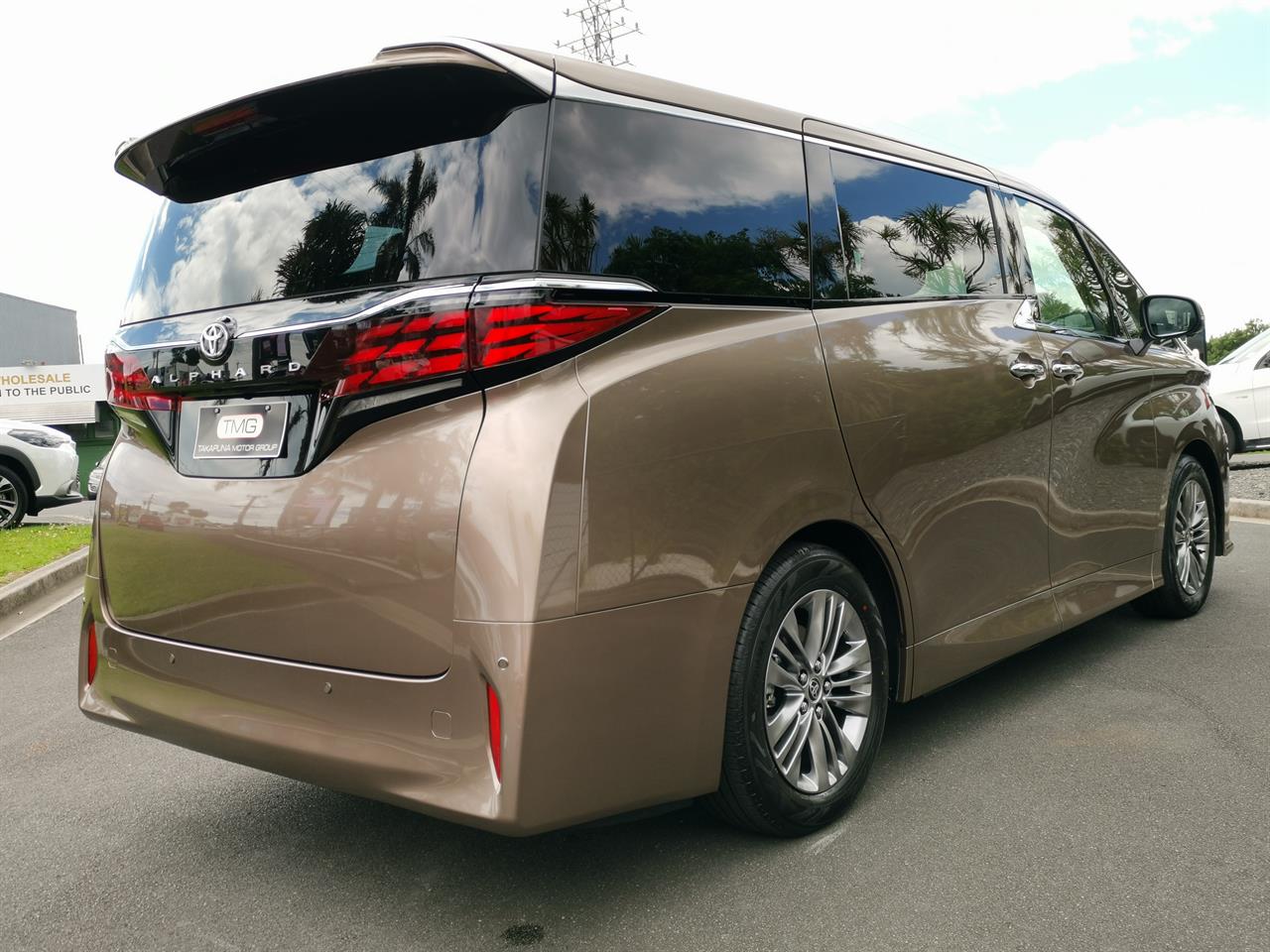 2025 Toyota Alphard