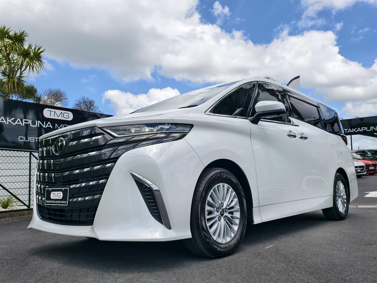 2025 Toyota Alphard