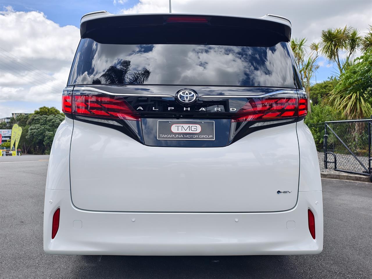 2025 Toyota Alphard