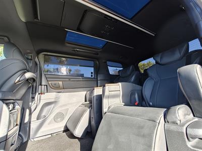 2025 Toyota Alphard - Thumbnail