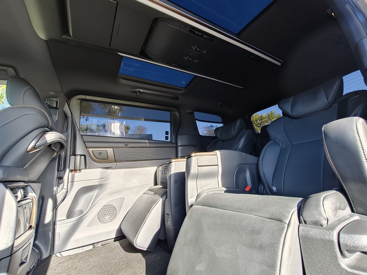2025 Toyota Alphard
