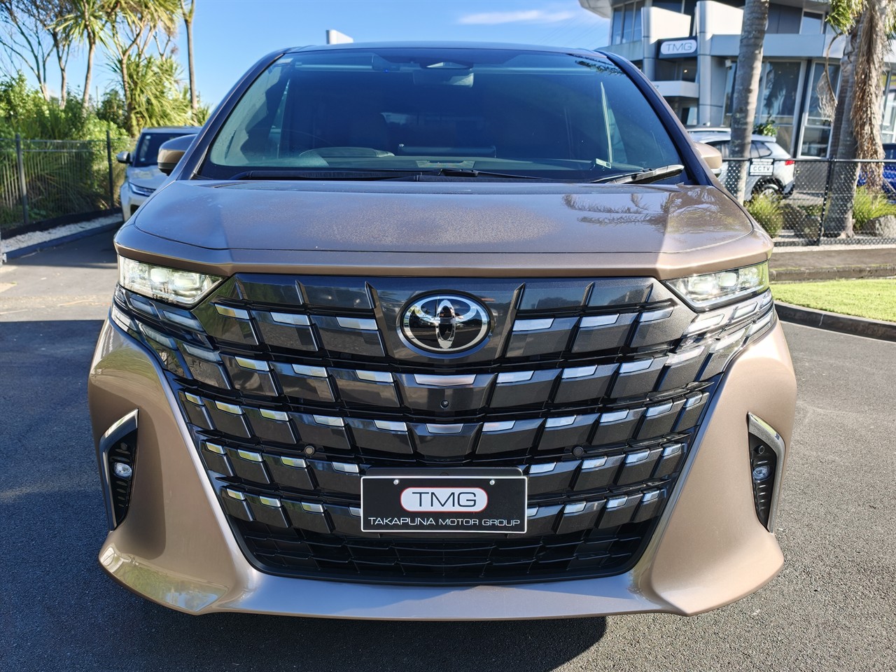 2025 Toyota Alphard