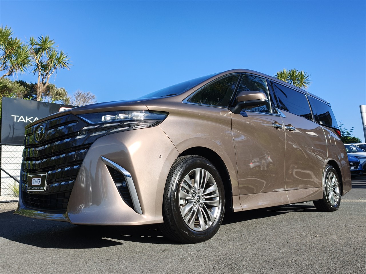 2025 Toyota Alphard