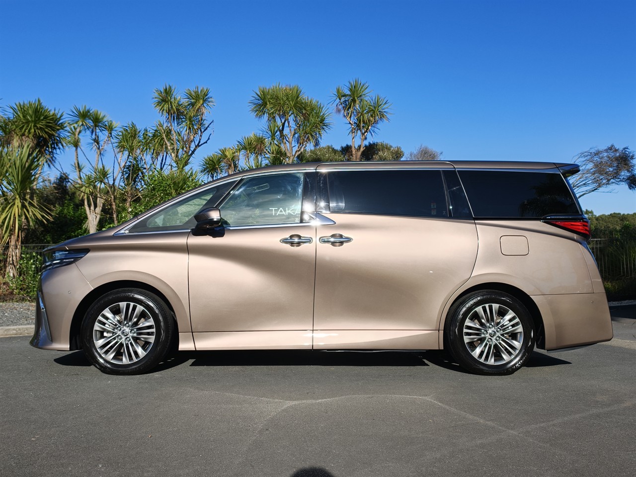 2025 Toyota Alphard