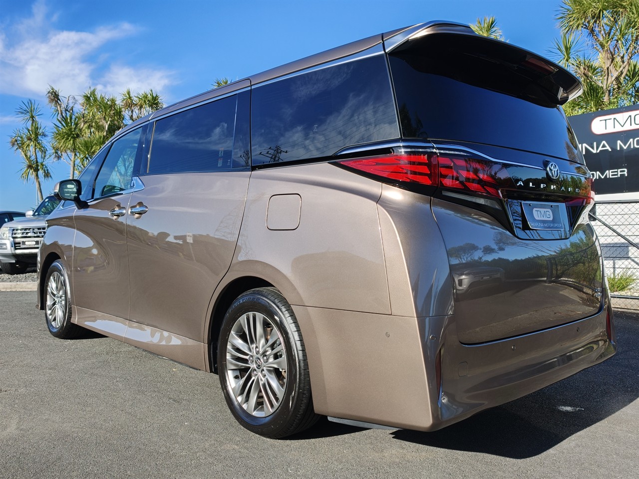 2025 Toyota Alphard