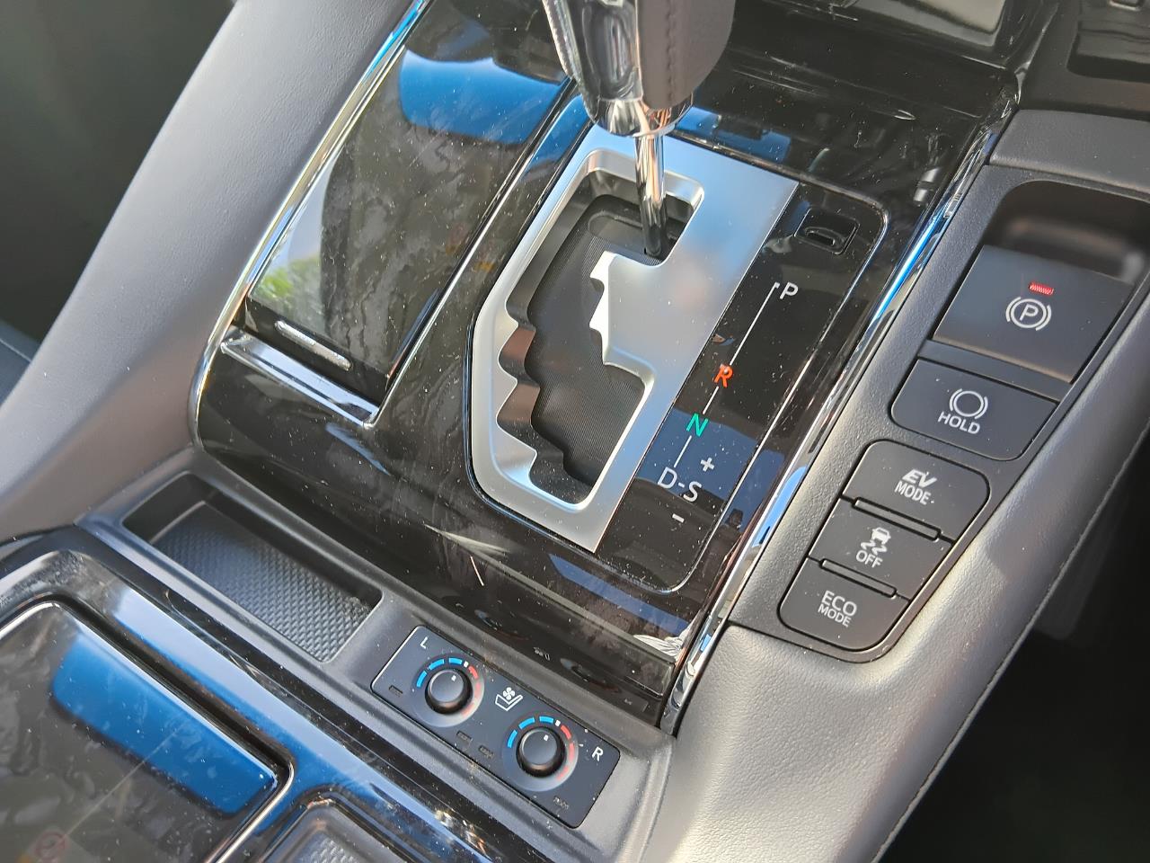 2023 Toyota Alphard