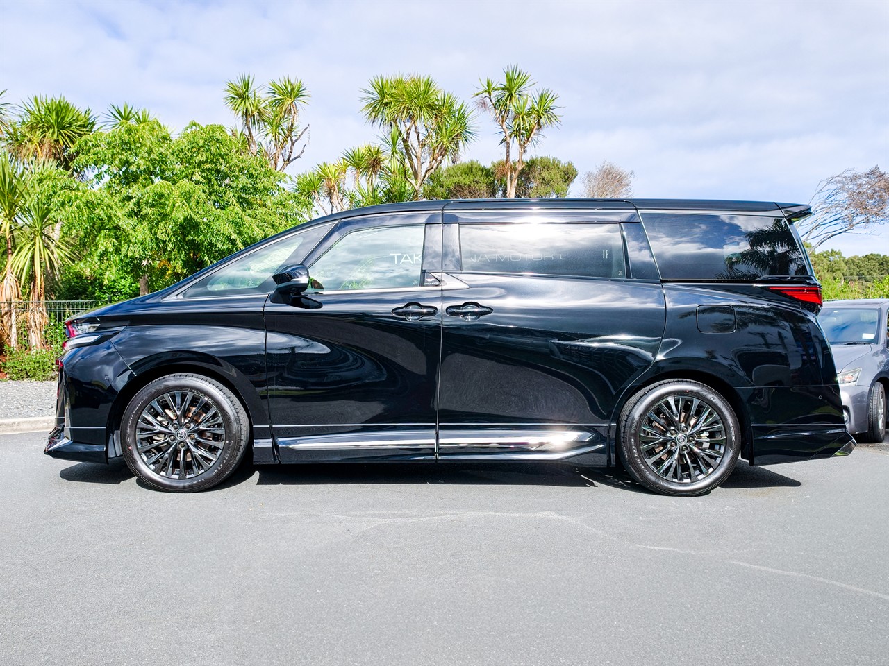 2024 Toyota Vellfire