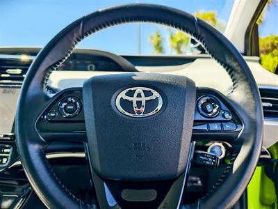 2019 Toyota Prius - Thumbnail