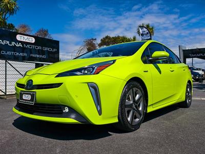 2019 Toyota Prius - Thumbnail