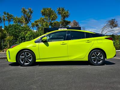 2019 Toyota Prius - Thumbnail