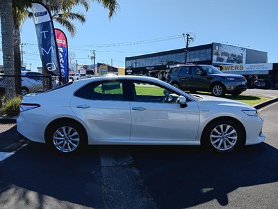 2018 Toyota camry - Thumbnail