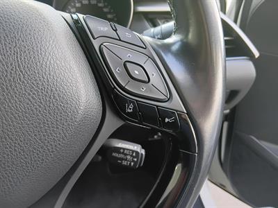 2019 Toyota C-HR - Thumbnail