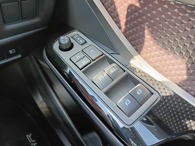 2019 Toyota C-HR - Thumbnail