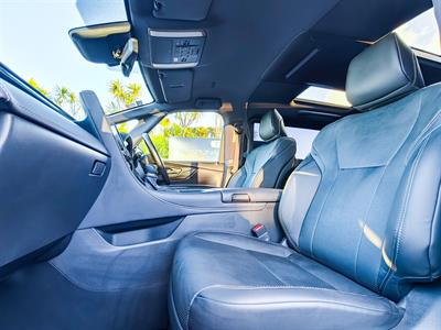 2025 Toyota Alphard - Thumbnail