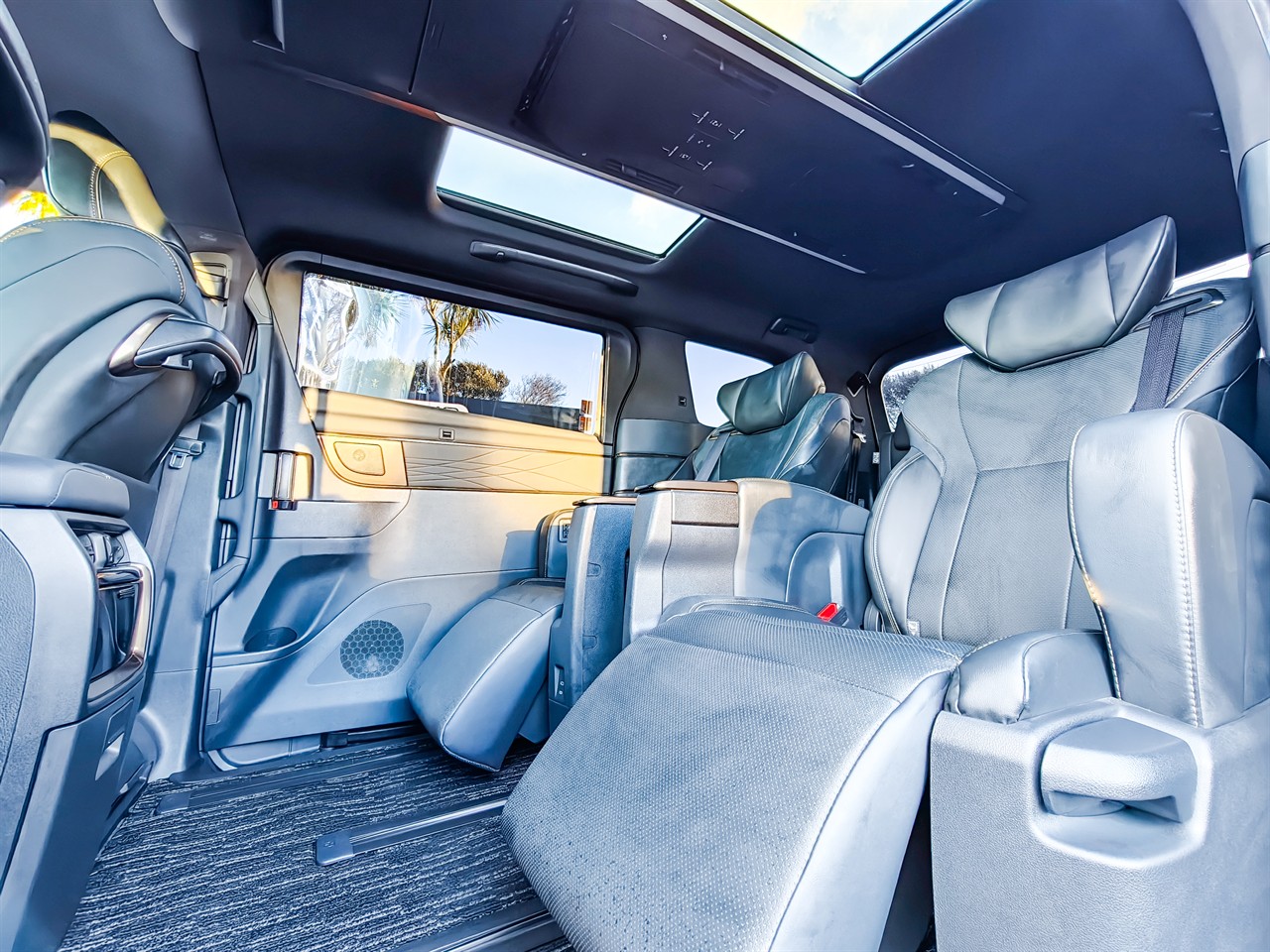 2025 Toyota Alphard
