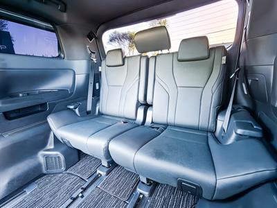 2025 Toyota Alphard - Thumbnail