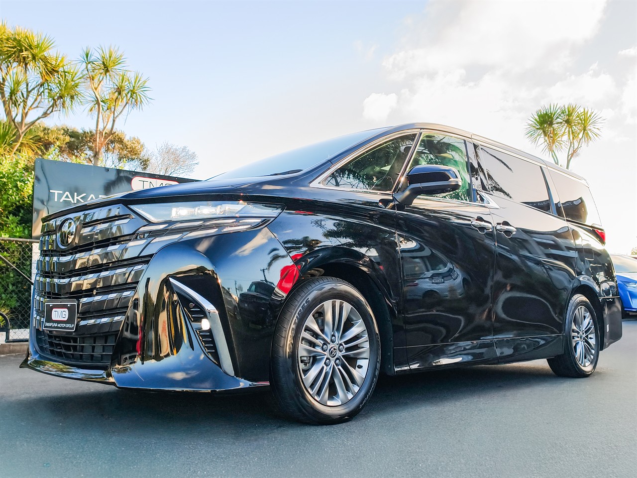 2025 Toyota Alphard