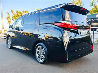 2025 Toyota Alphard - Thumbnail