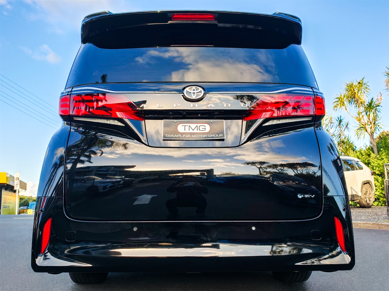 2025 Toyota Alphard