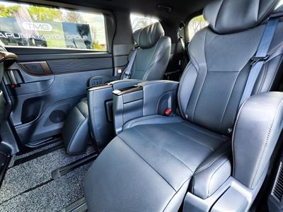 2025 Toyota Alphard - Thumbnail