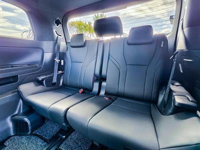 2025 Toyota Alphard - Thumbnail