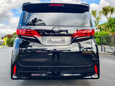 2025 Toyota Alphard - Thumbnail
