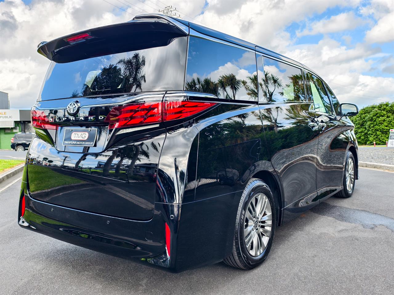 2025 Toyota Alphard
